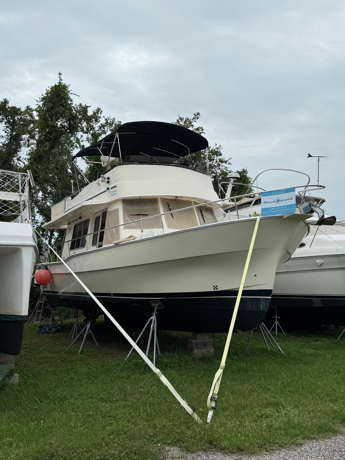 2005 Mainship 400 Trawler - Sold Boat