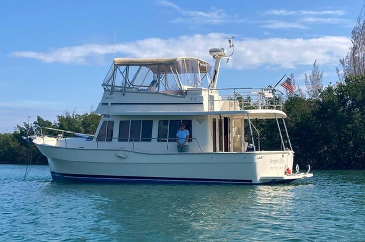 2007 Mainship 400 Trawler - Sold Boat