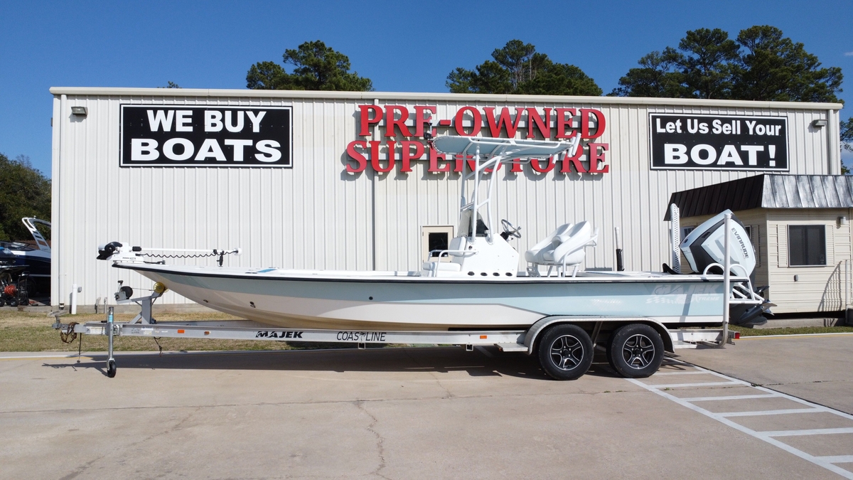2017 Majek 25 Xtreme - Sold Boat