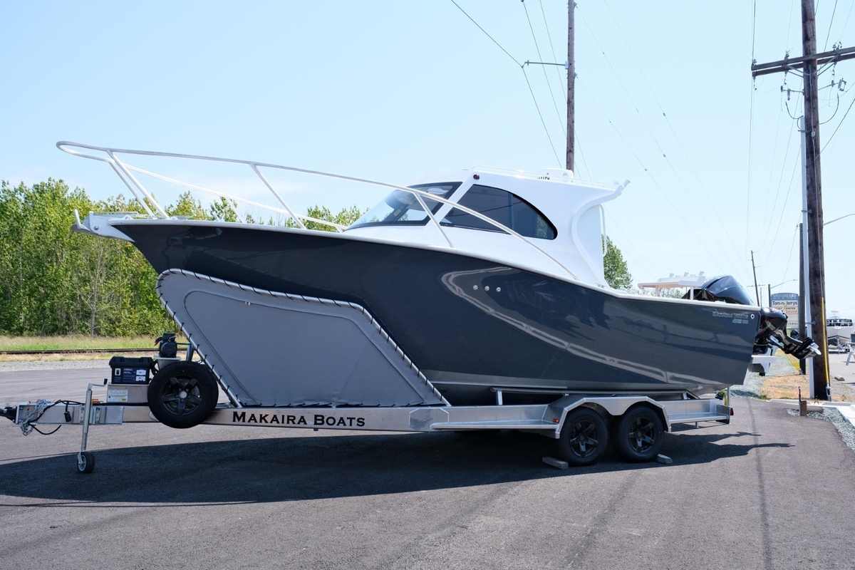2023 Makaira Gen3 800 - Sold Boat