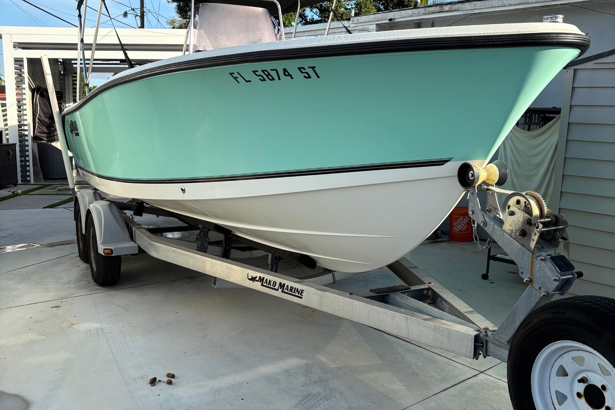 2019 Mako 204 Center Console - Sold Boat