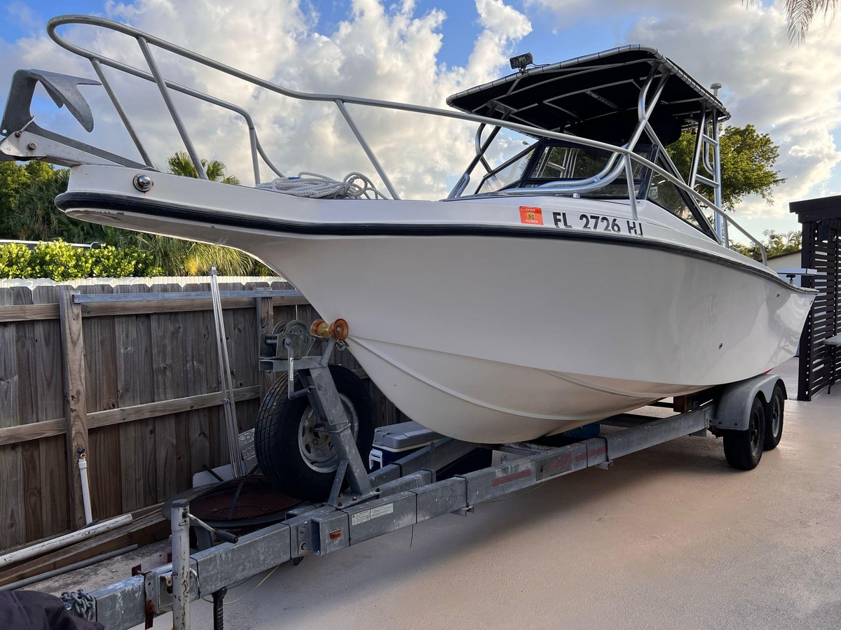 1990 Mako 24 - Sold Boat