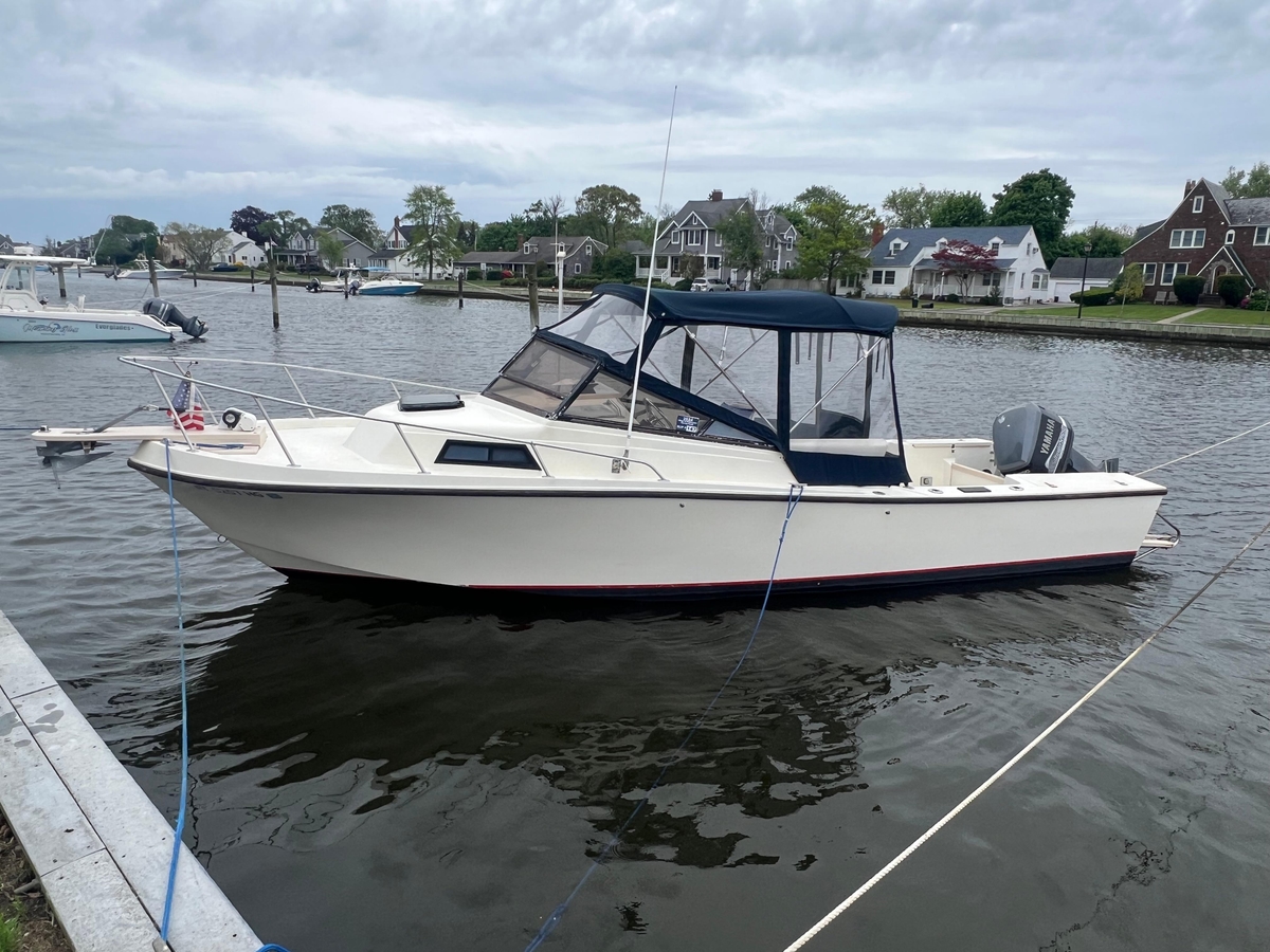 1989 Mako 250 Cuddy Cabin - Sold Boat