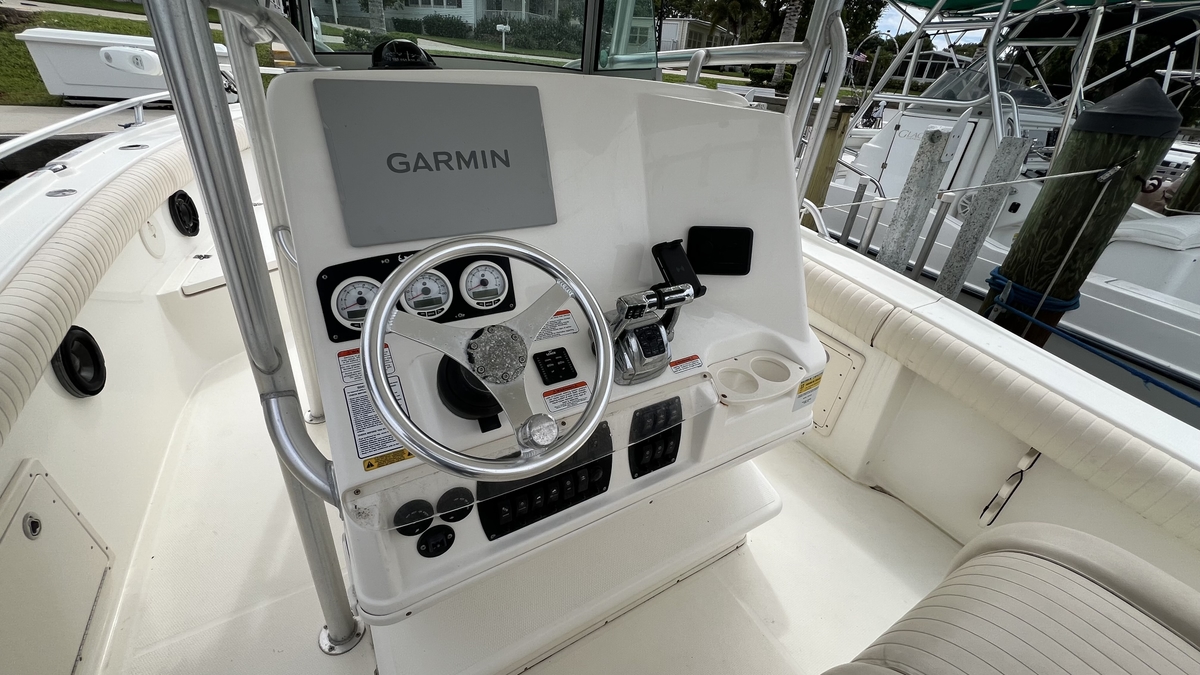 2014 Mako 284 CENTER CONSOLE - Sold Boat