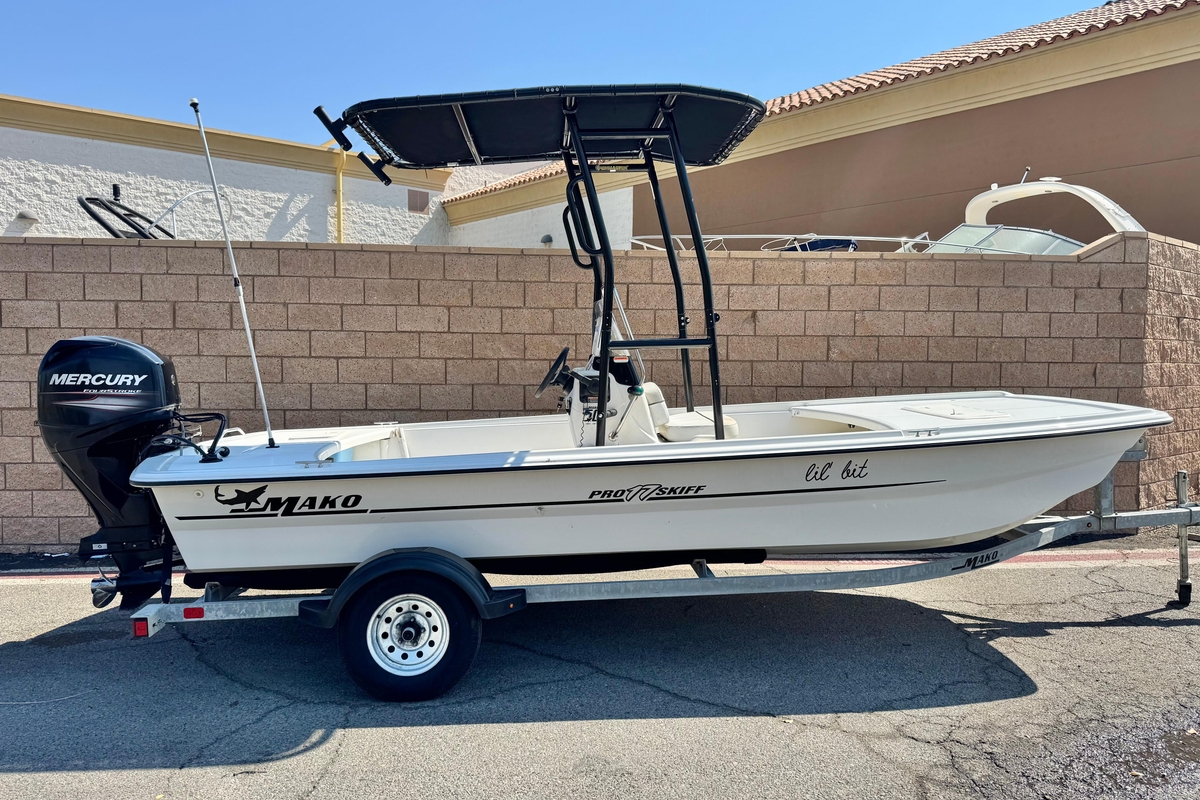 2017 Mako Pro Skiff 17 CC - Sold Boat