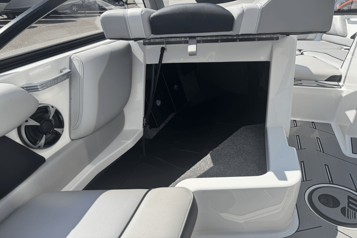 2018 Malibu 21 VLX - Sold Boat