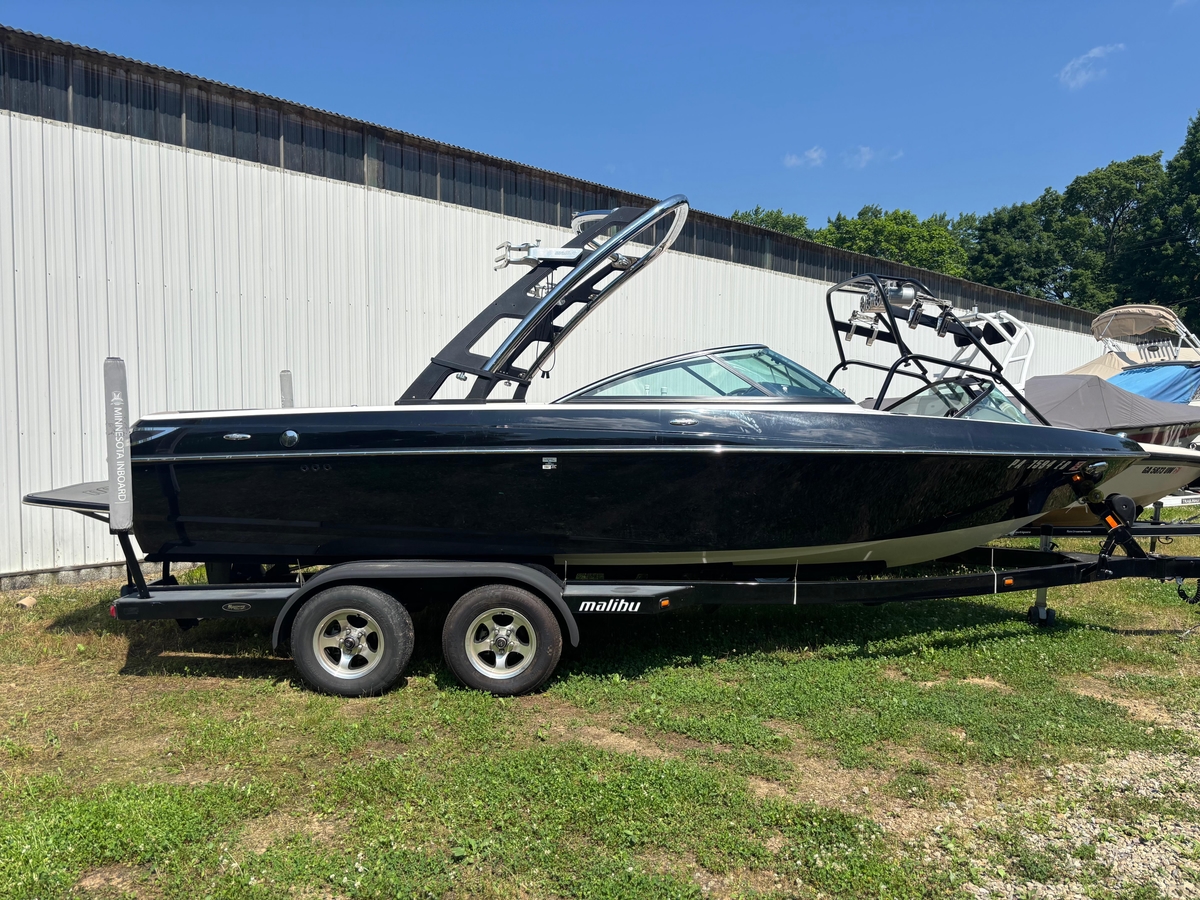 2011 Malibu 21 vRide - Sold Boat