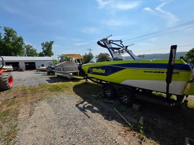 BOATZON | Malibu 21LX 2026