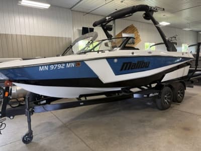 BOATZON | Malibu Boats 21 LX 2024