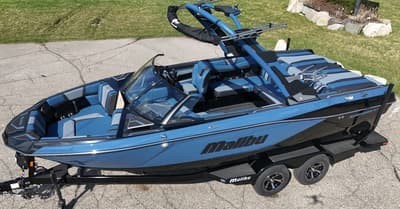 BOATZON | Malibu Boats 21 LX 2026