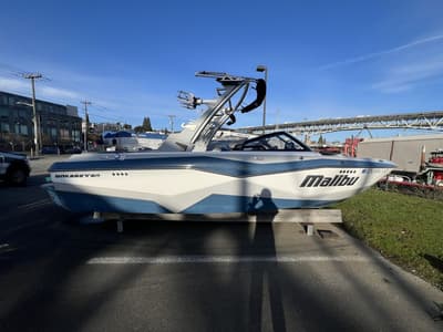 BOATZON | Malibu Boats 22 LSV 2023