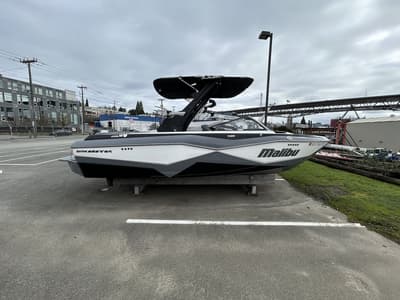 BOATZON | Malibu Boats 22 LSV 2025