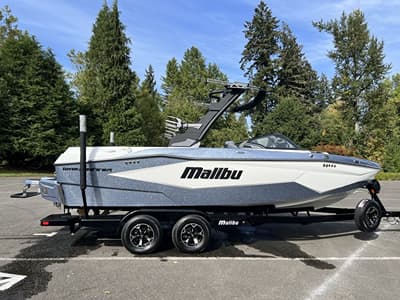 BOATZON | Malibu Boats 22 LSV 2026