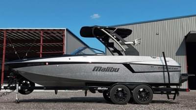 BOATZON | Malibu Boats 22 MXZ SilverBlack 2020