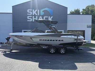 BOATZON | Malibu Boats 23 LSV 2016