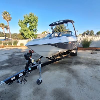 BOATZON | Malibu Boats 23 LSV 2017