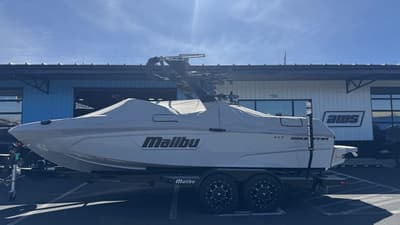 BOATZON | Malibu Boats 23 LSV 2023