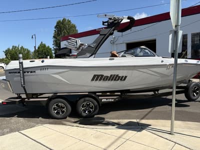 BOATZON | Malibu Boats 23 LSV 2026