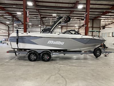 BOATZON | Malibu Boats 23 LSV 2026