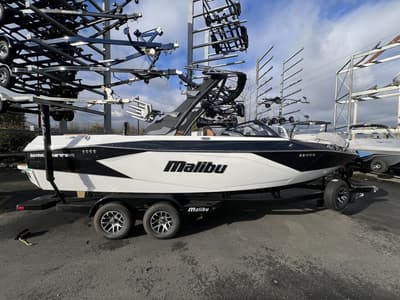 BOATZON | Malibu Boats 23 LSV 2026