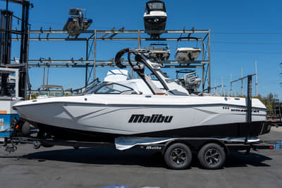 BOATZON | Malibu Boats 23 LSV 2026