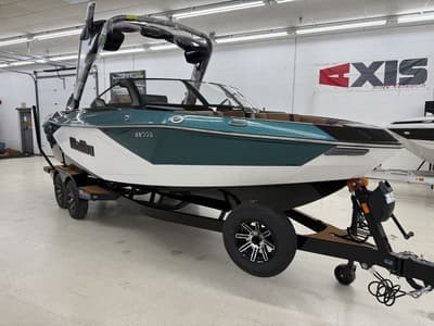 BOATZON | Malibu Boats 23 LSV 2026