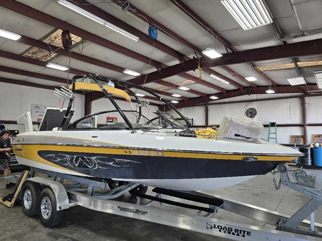 2005 Malibu Boats 23LSV - Sold Boat
