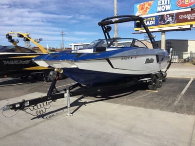 BOATZON | Malibu Boats 24 MXZ 2018