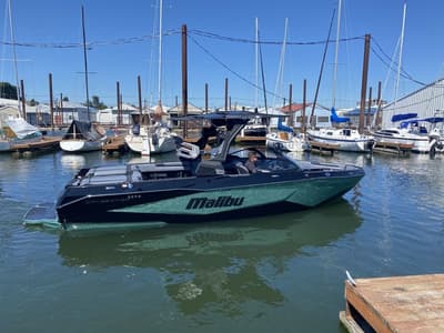 BOATZON | Malibu Boats 25 LSV 2025