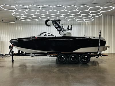 BOATZON | Malibu Boats 25 LSV 2026