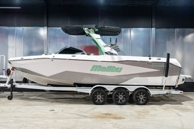 BOATZON | Malibu Boats 25 LSV 2026