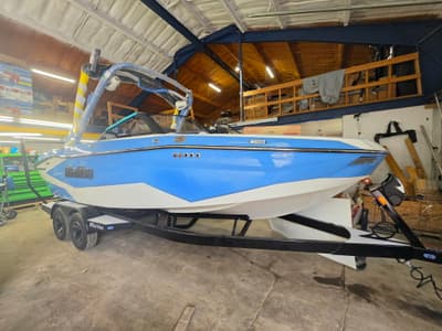 BOATZON | Malibu Boats 22 LSV 2026