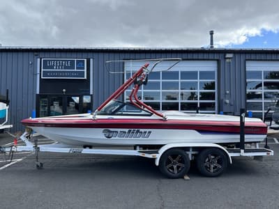 BOATZON | Malibu Boats Echelon 1996 BOATZON | Malibu Boats Echelon 1996
