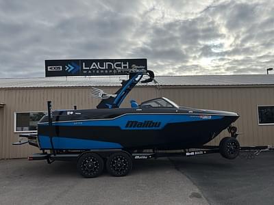 BOATZON | Malibu Boats M220 2021