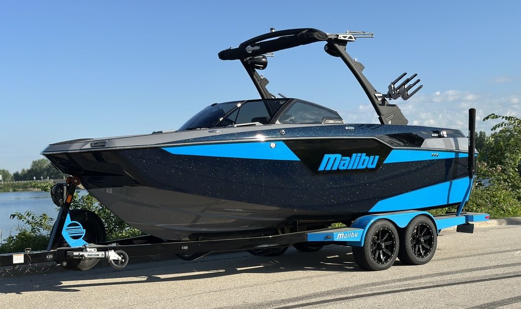 2021 Malibu Boats M220 - Sold Boat