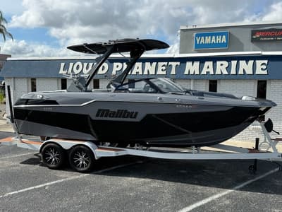 BOATZON | Malibu Boats M220 2022