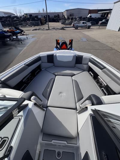 BOATZON | Malibu Boats M220 2022