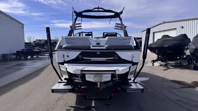 BOATZON | Malibu Boats M220 2022