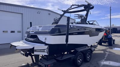 BOATZON | Malibu Boats M220 2022