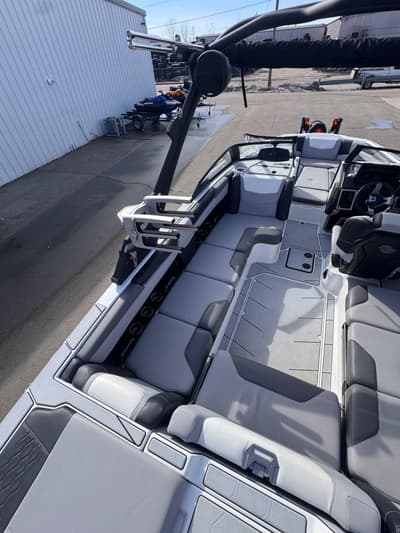 BOATZON | Malibu Boats M220 2022