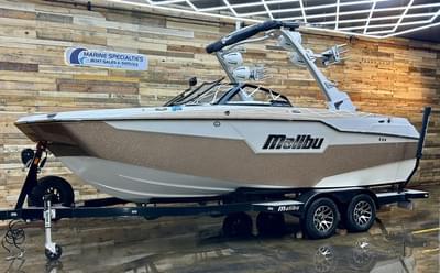 BOATZON | Malibu Boats M220 2022