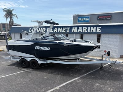 BOATZON | Malibu Boats M220 2023