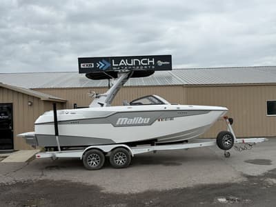 BOATZON | Malibu Boats M220 2023