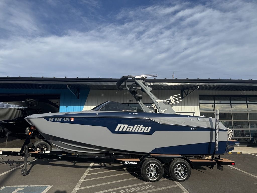 2023 Malibu Boats M220 - Sold Boat