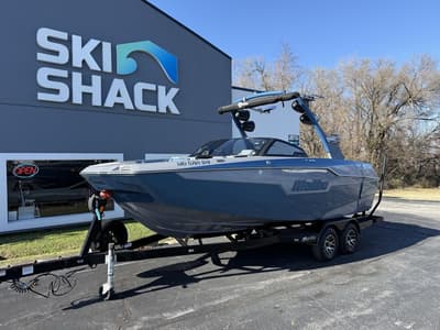 BOATZON | Malibu Boats M220 2023