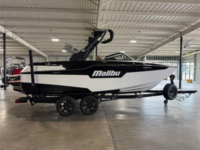 BOATZON | Malibu Boats M220 2023 BOATZON | Malibu Boats M220 2023