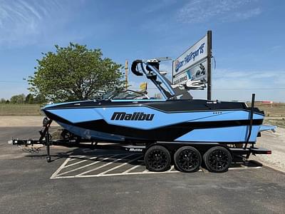 BOATZON | Malibu Boats M230 2025