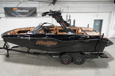 BOATZON | Malibu Boats M230 2026