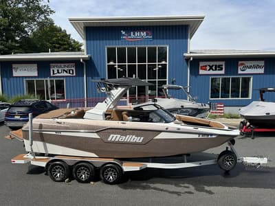 BOATZON | Malibu Boats M240 2021