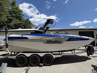 BOATZON | Malibu Boats M240 2022
